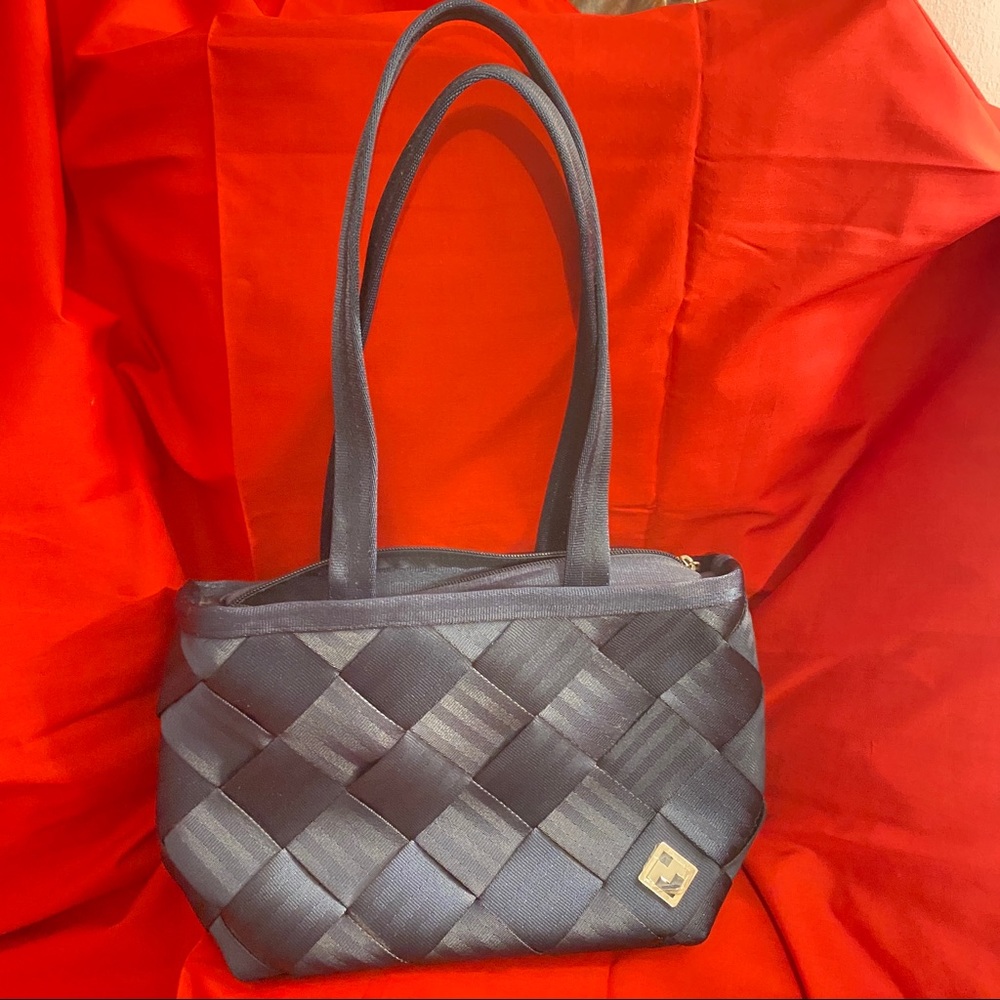 Maggies seatbelt bag